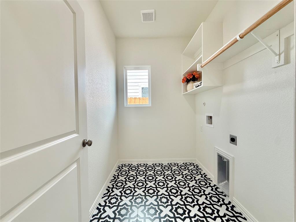 5555 Mercedes Circle Property Photo 25