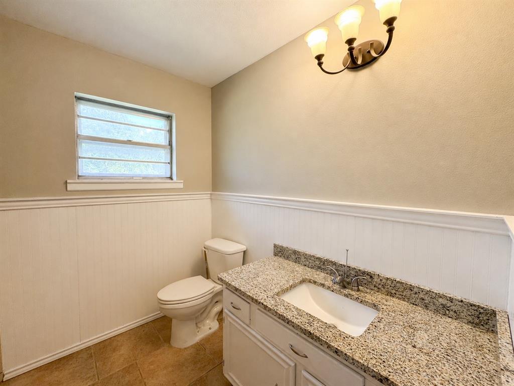 909 N Avenue K Property Photo 8