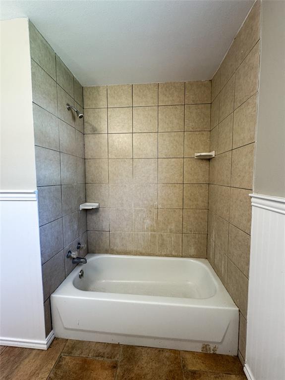 909 N Avenue K Property Photo 9