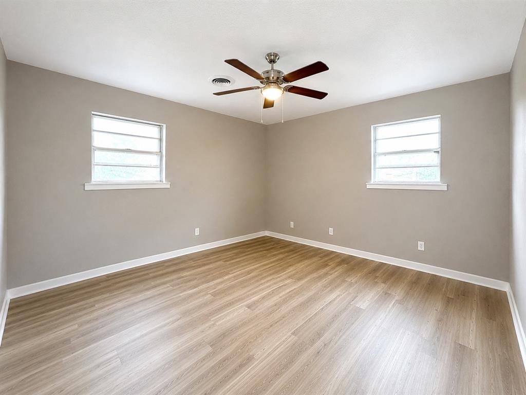 909 N Avenue K Property Photo 10