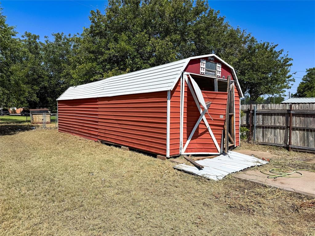 909 N Avenue K Property Photo 19
