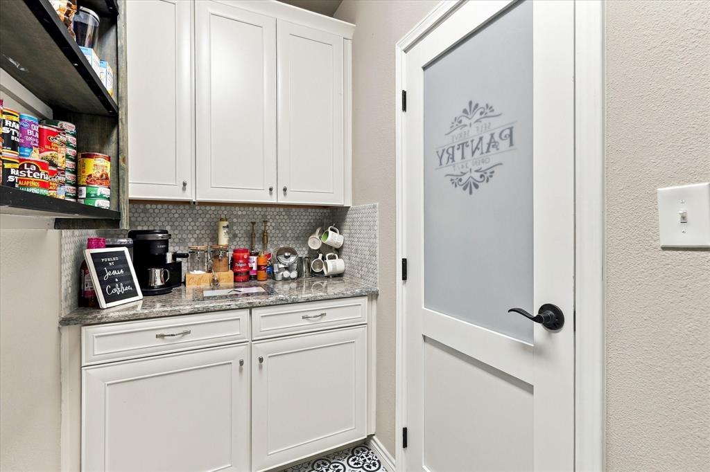 1001 Lake Cypress Lane Property Photo 14
