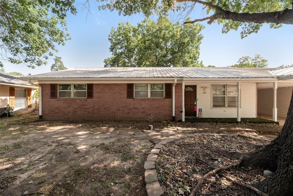 1716 Harris Street Property Photo 4