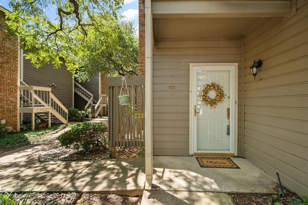 1206 Riverchase Lane 149 Property Photo 1