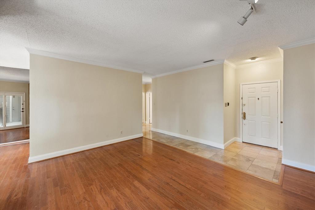 1206 Riverchase Lane 149 Property Photo 4