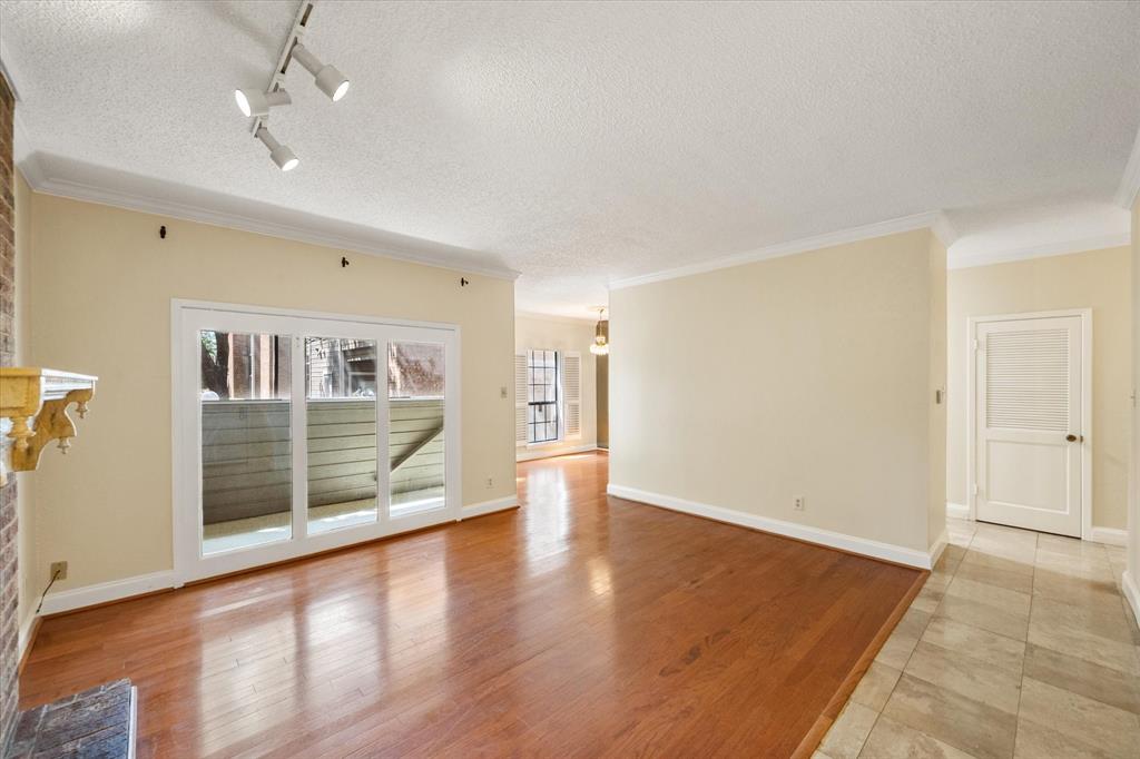 1206 Riverchase Lane 149 Property Photo 5