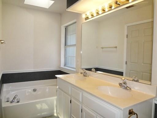 2216 Lattimore Street Property Photo 8