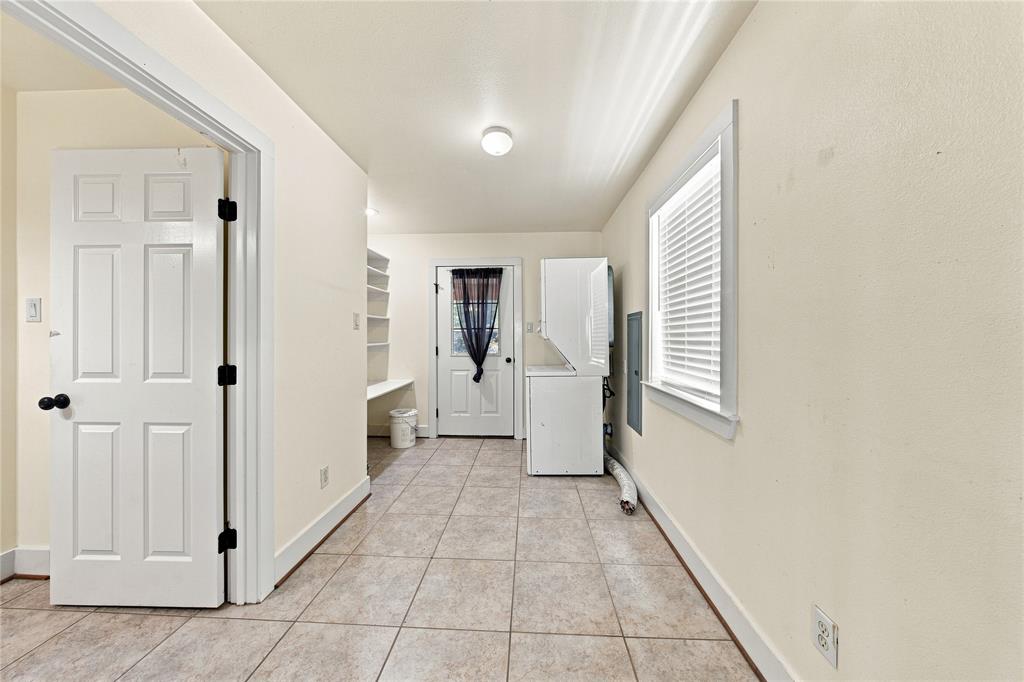 8418 County Road 3613 Property Photo 11