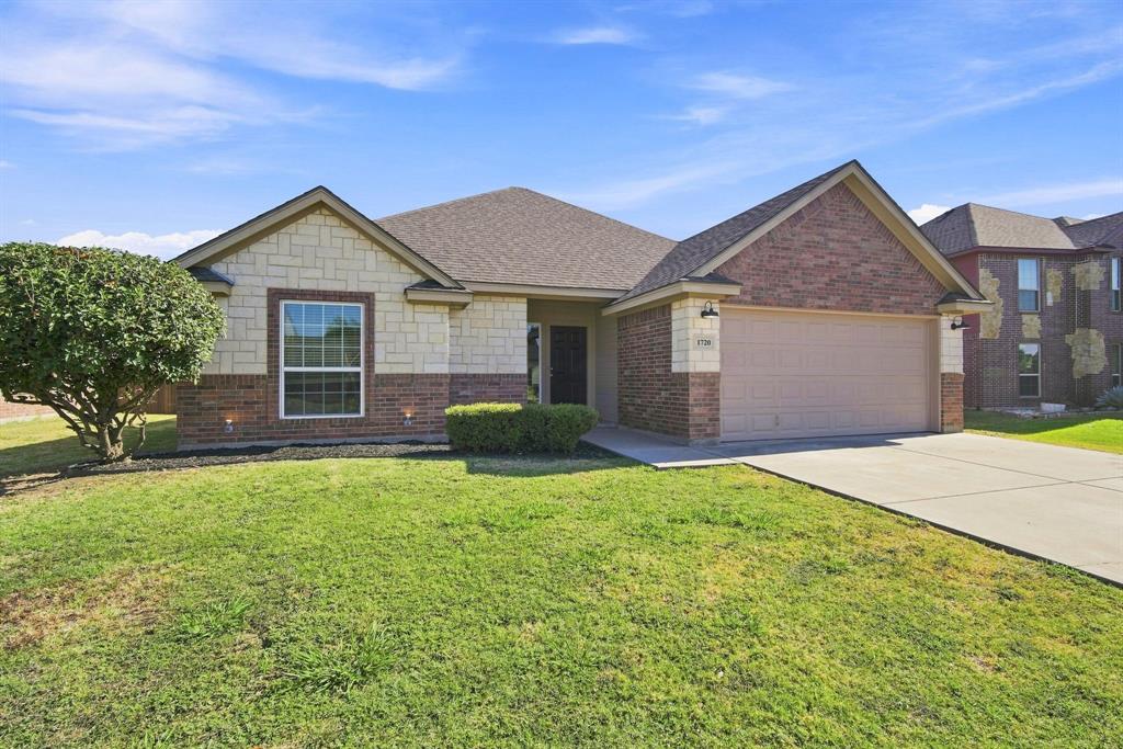 1720 Lakeway Drive Property Photo 1