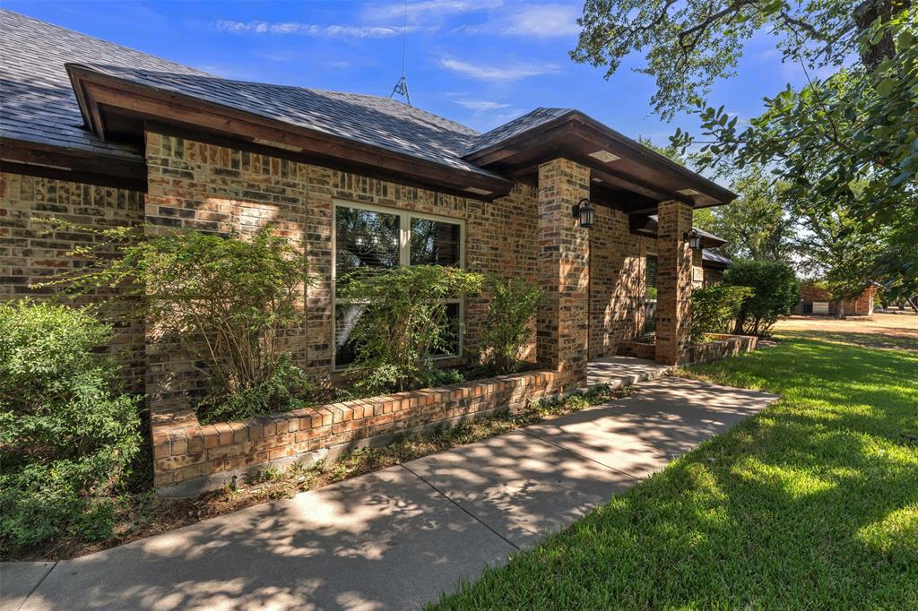 204 Fairway Drive Property Photo 2