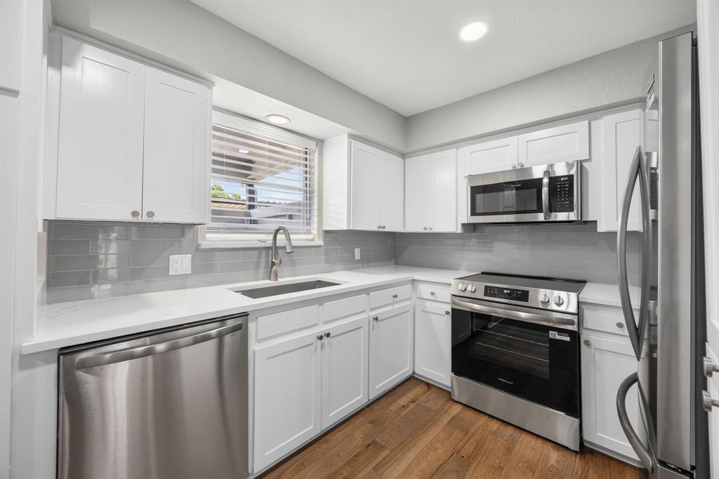 6035 Sandhurst Lane B Property Photo 1