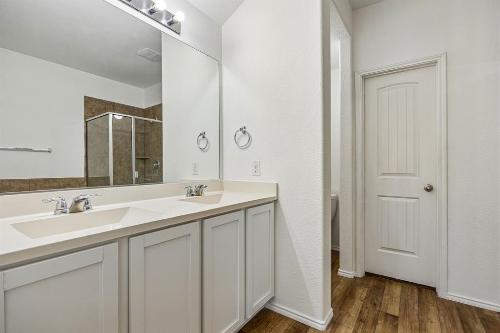2938 Montrose Trail Property Photo 11