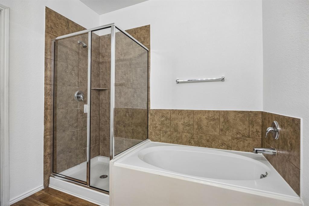 2938 Montrose Trail Property Photo 12