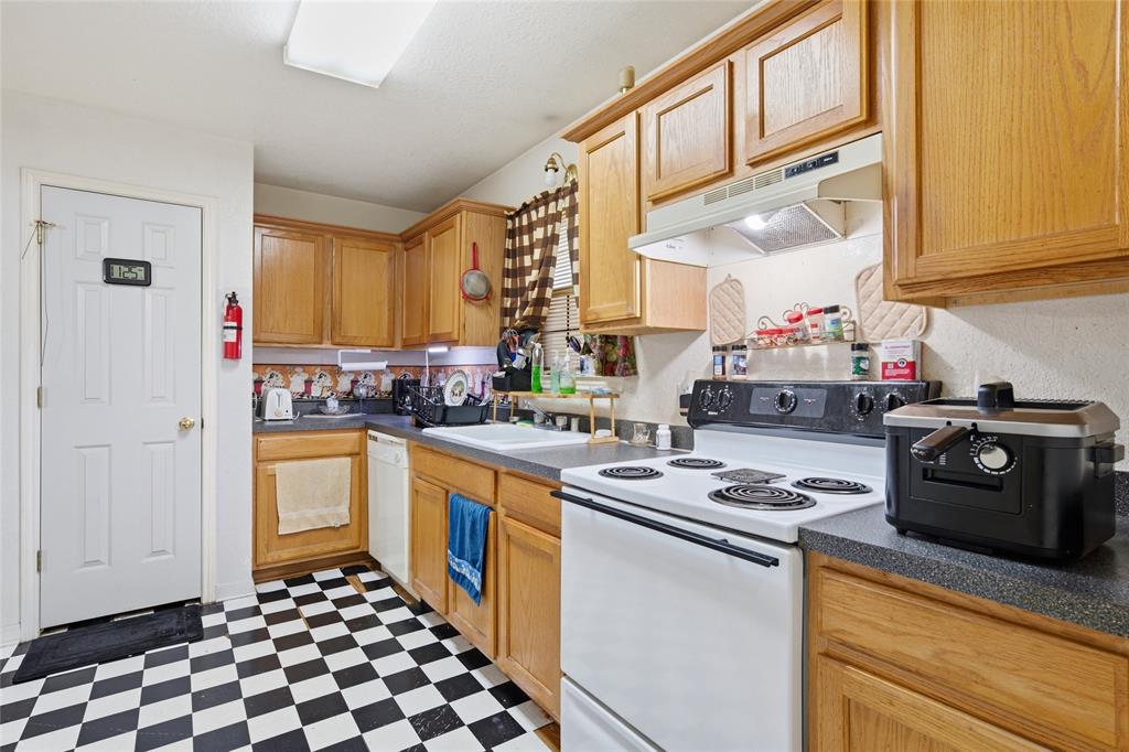 1300 Spring Street Property Photo 4