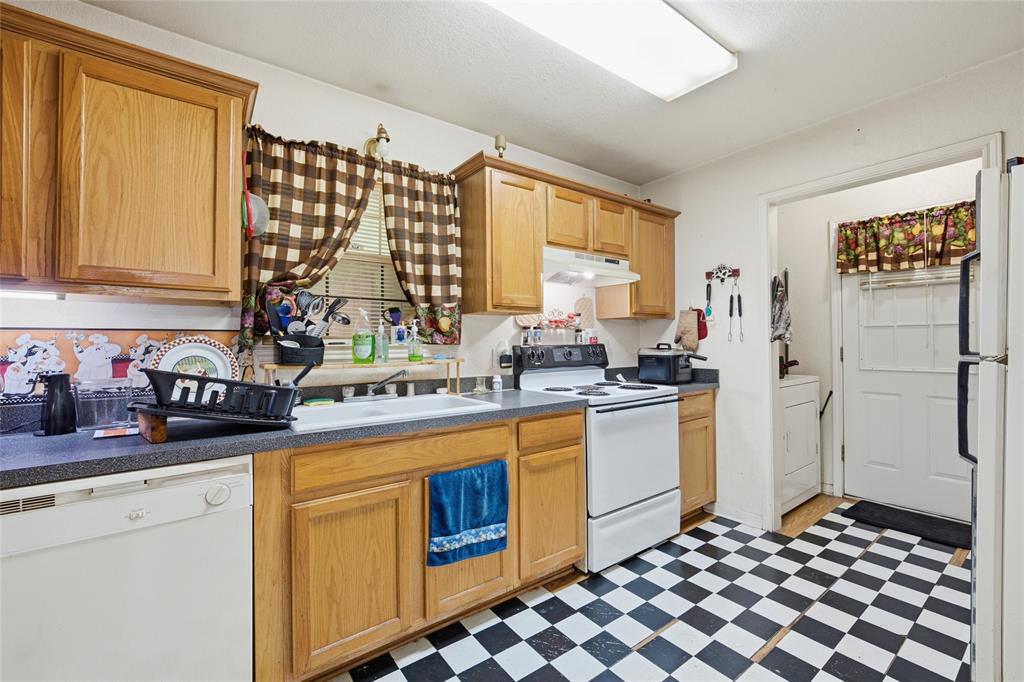 1300 Spring Street Property Photo 5