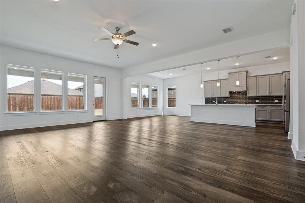 915 Crossvine Drive Property Photo 16