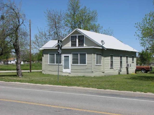401 N Hill Street Property Photo 1