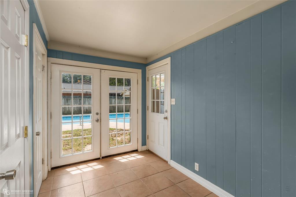 2704 E Cavett Drive Property Photo 10