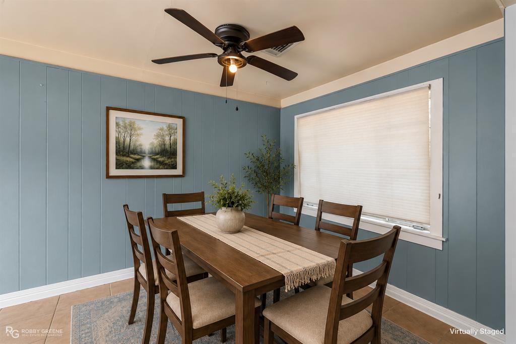 2704 E Cavett Drive Property Photo 11