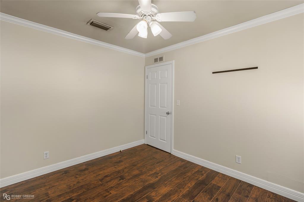2704 E Cavett Drive Property Photo 16