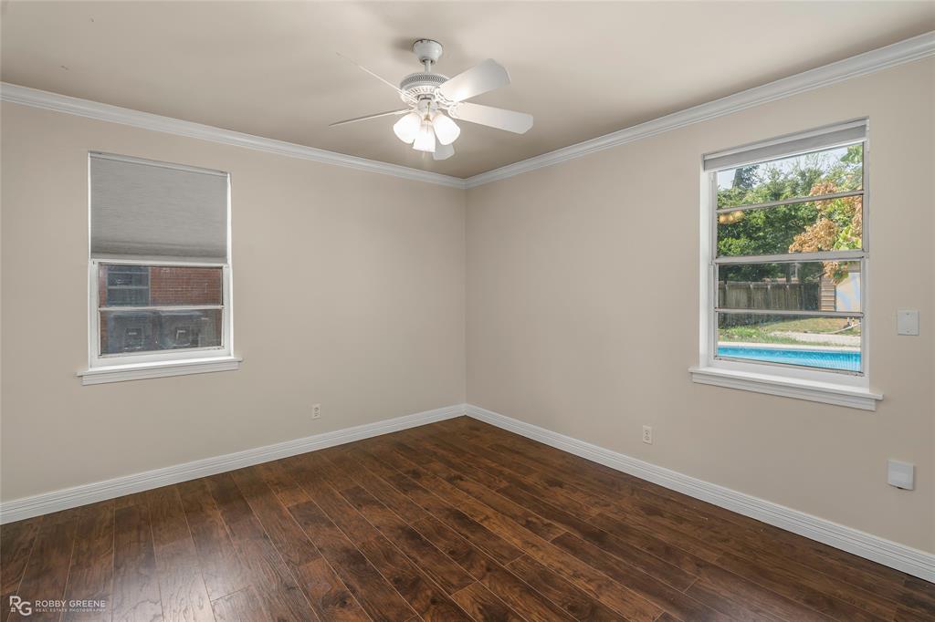 2704 E Cavett Drive Property Photo 18