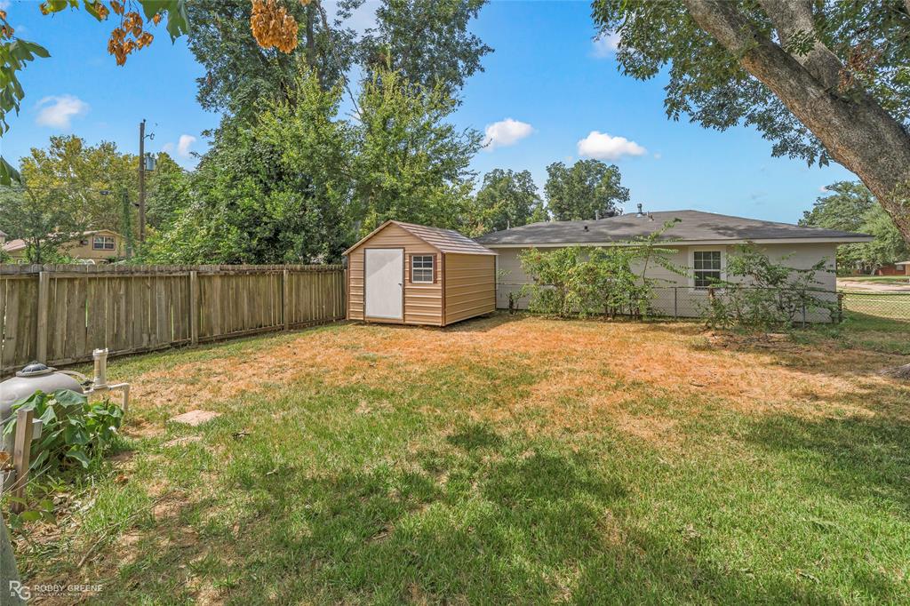 2704 E Cavett Drive Property Photo 29