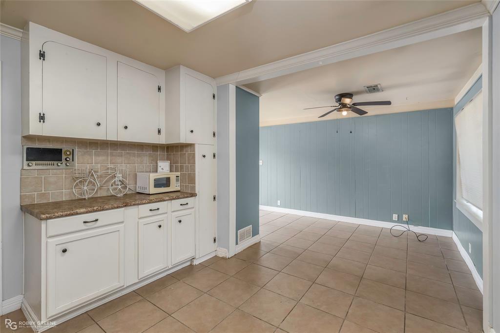 2704 E Cavett Drive Property Photo 31