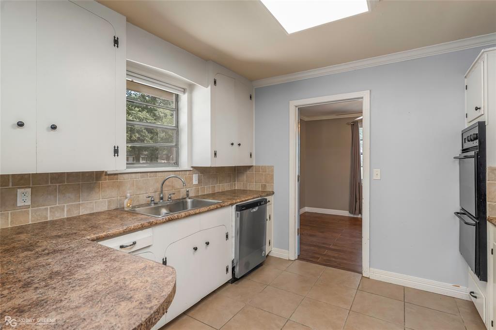 2704 E Cavett Drive Property Photo 32