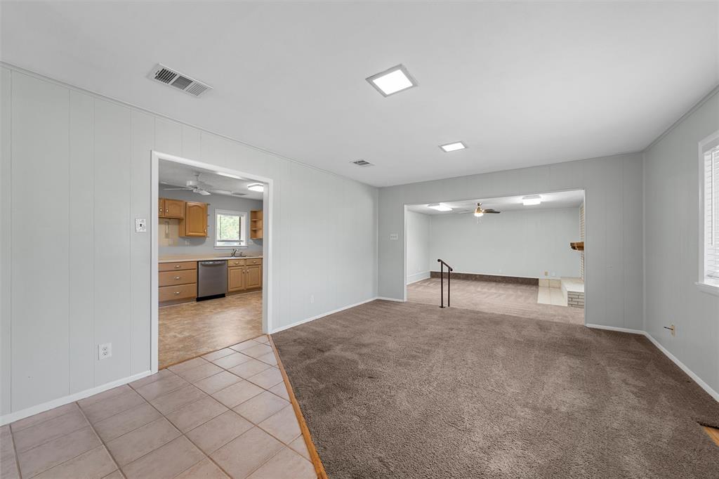 8817 Oakdale Drive Property Photo 6