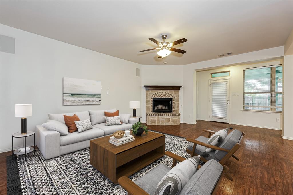 5305 Grove Cove Drive Property Photo 4