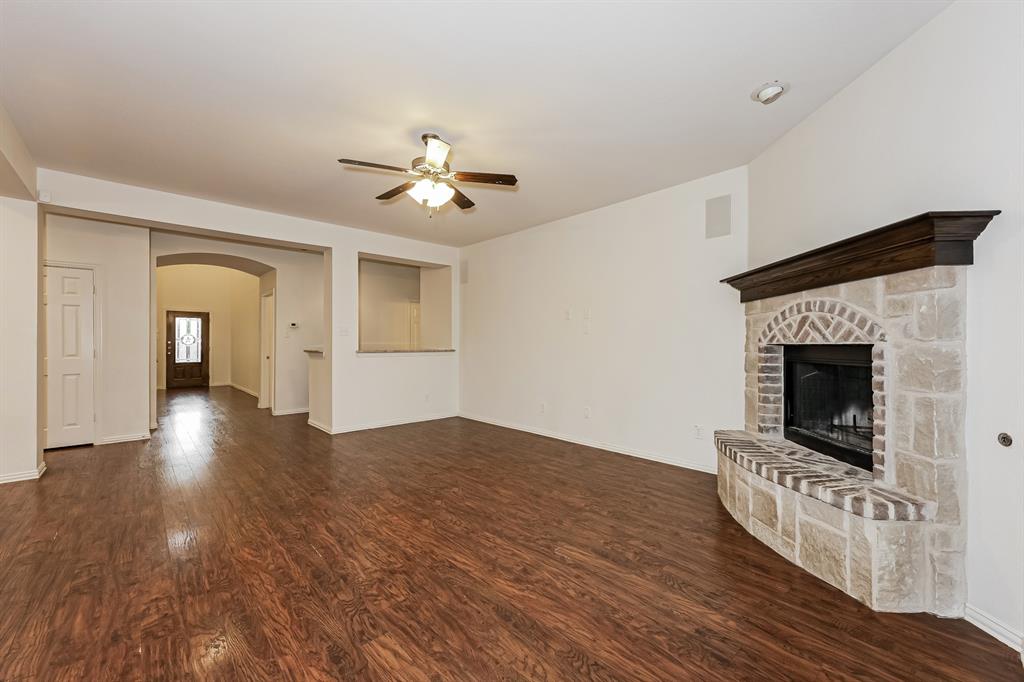 5305 Grove Cove Drive Property Photo 6