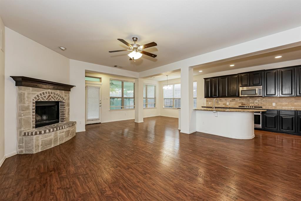5305 Grove Cove Drive Property Photo 7