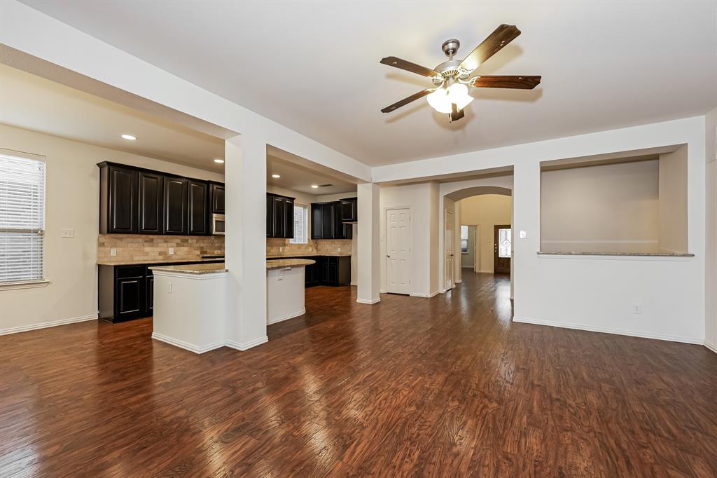 5305 Grove Cove Drive Property Photo 8
