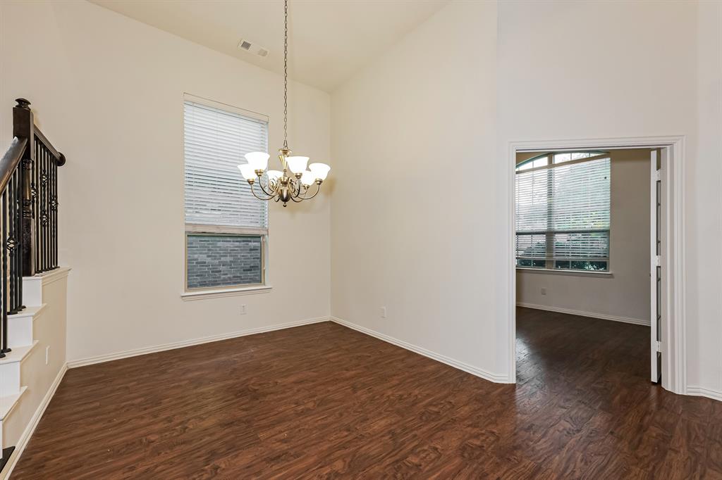 5305 Grove Cove Drive Property Photo 11