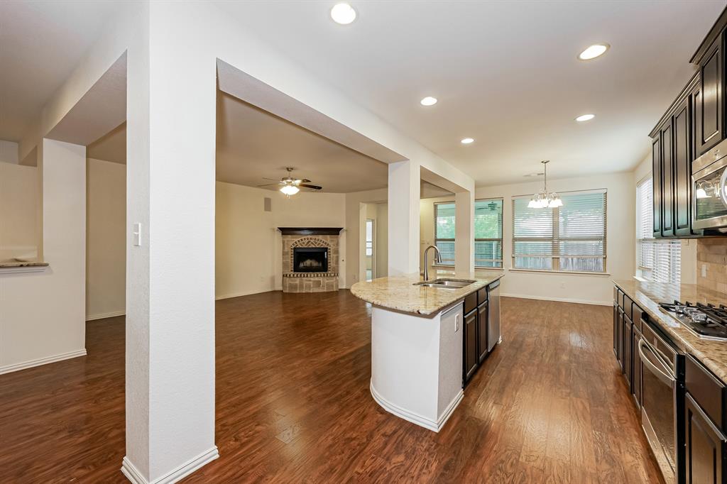 5305 Grove Cove Drive Property Photo 13