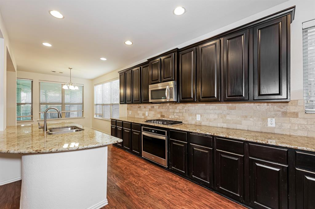 5305 Grove Cove Drive Property Photo 15