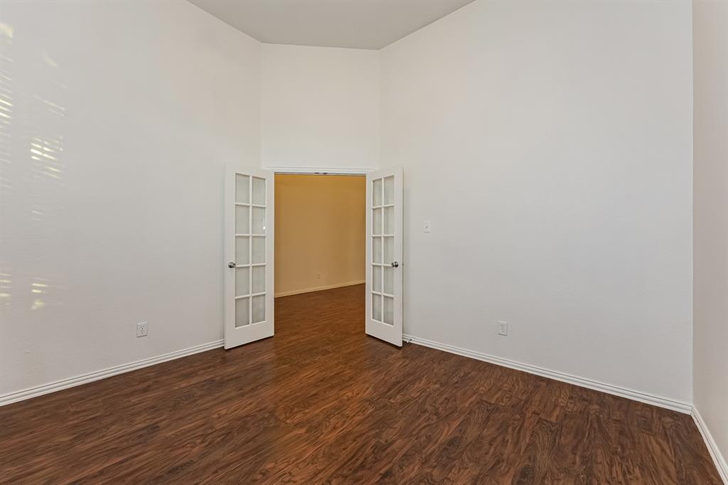 5305 Grove Cove Drive Property Photo 16