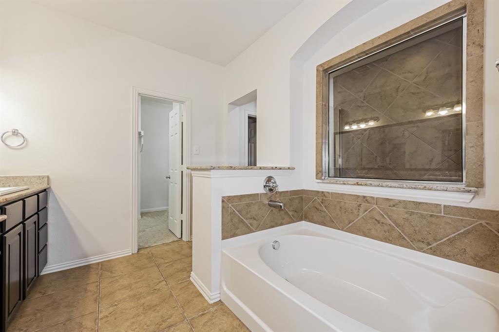 5305 Grove Cove Drive Property Photo 24