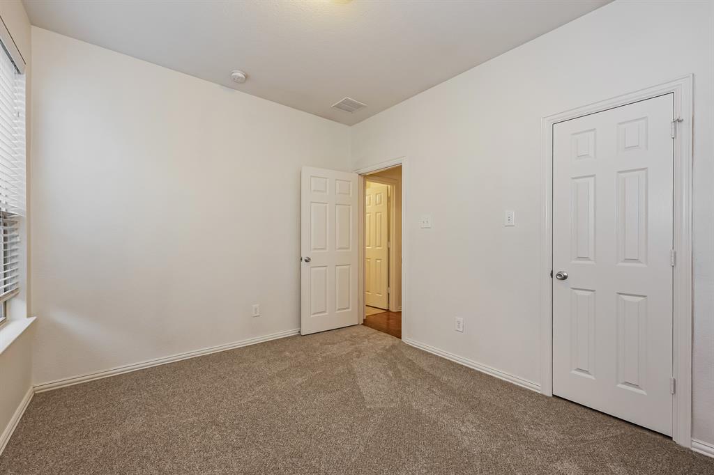 5305 Grove Cove Drive Property Photo 26