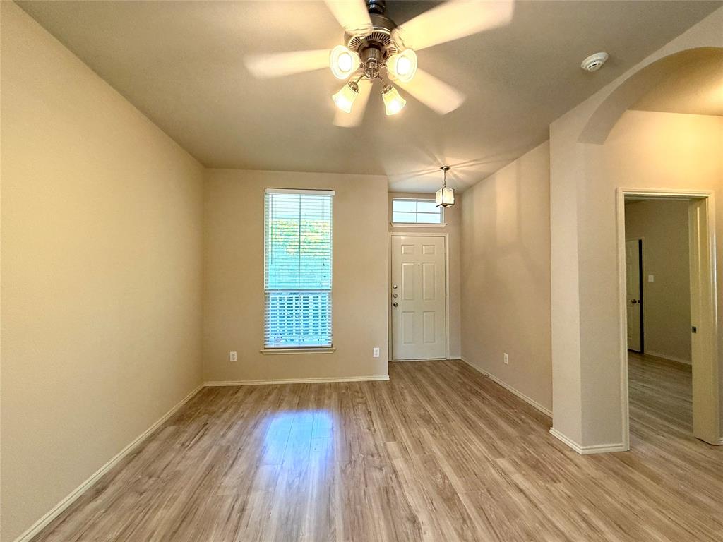 1645 Cambridge Drive Property Photo 3