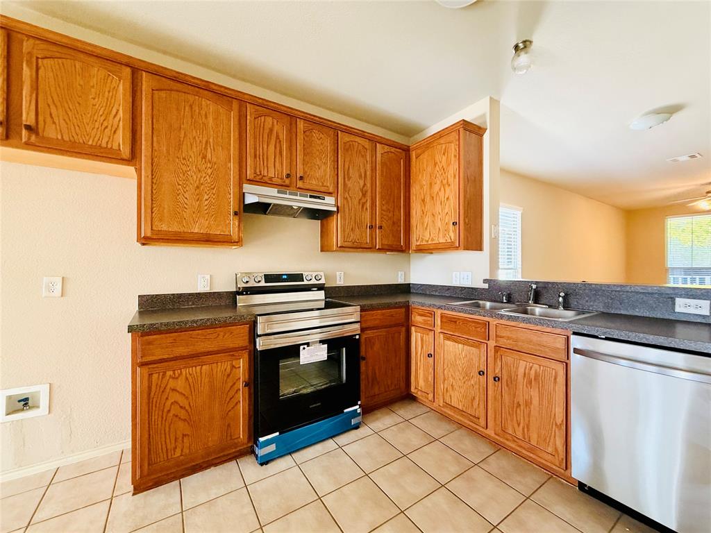1645 Cambridge Drive Property Photo 6
