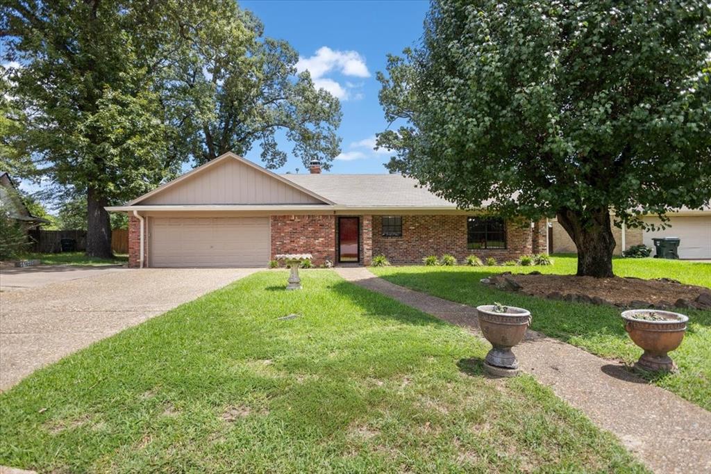 1100 Foxglove Lane Property Photo 1