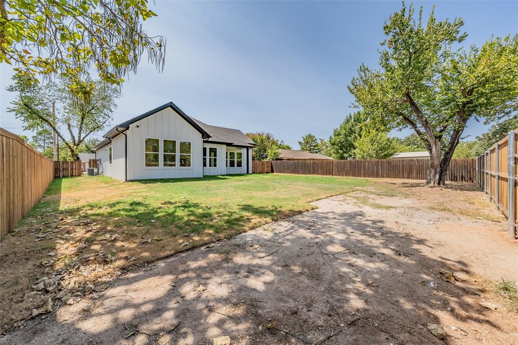 305 Hobbs Avenue Property Photo 5
