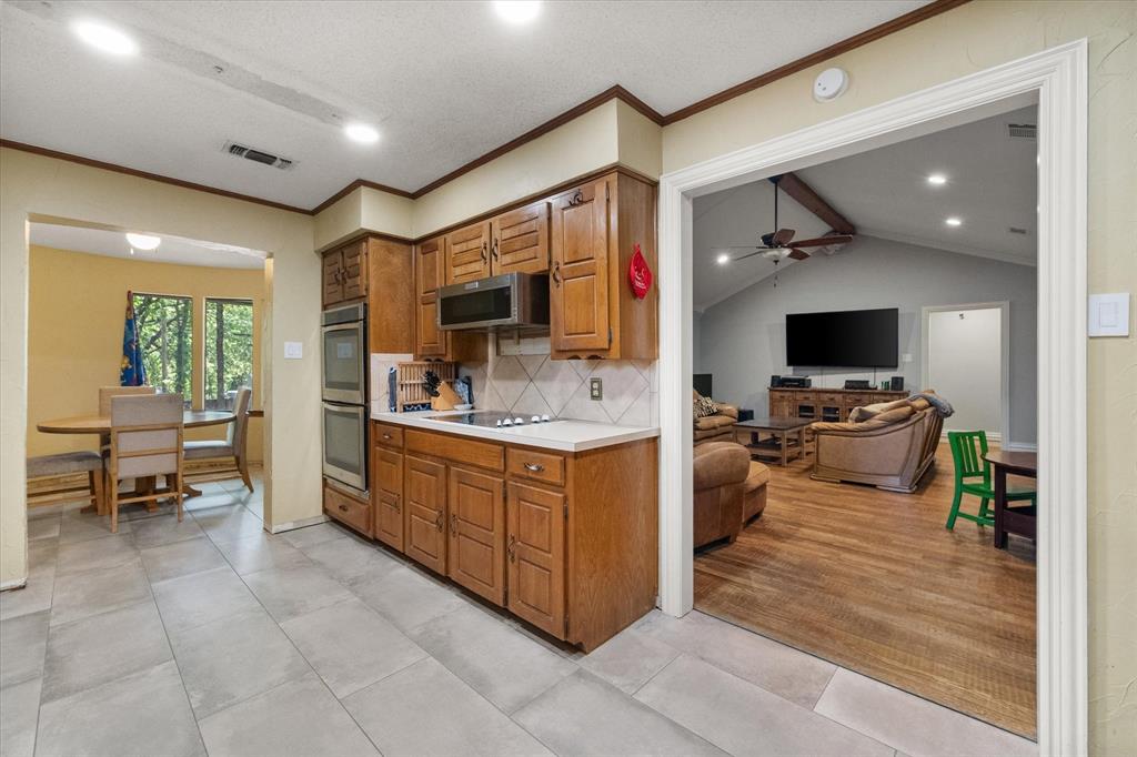 6110 Amicable Drive Property Photo 14
