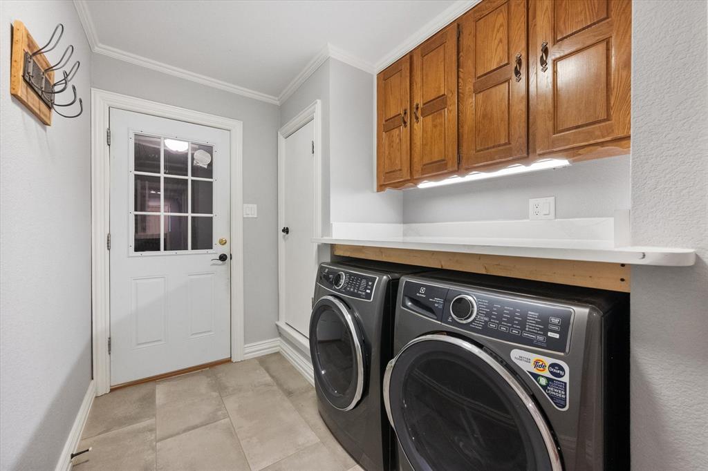 6110 Amicable Drive Property Photo 15