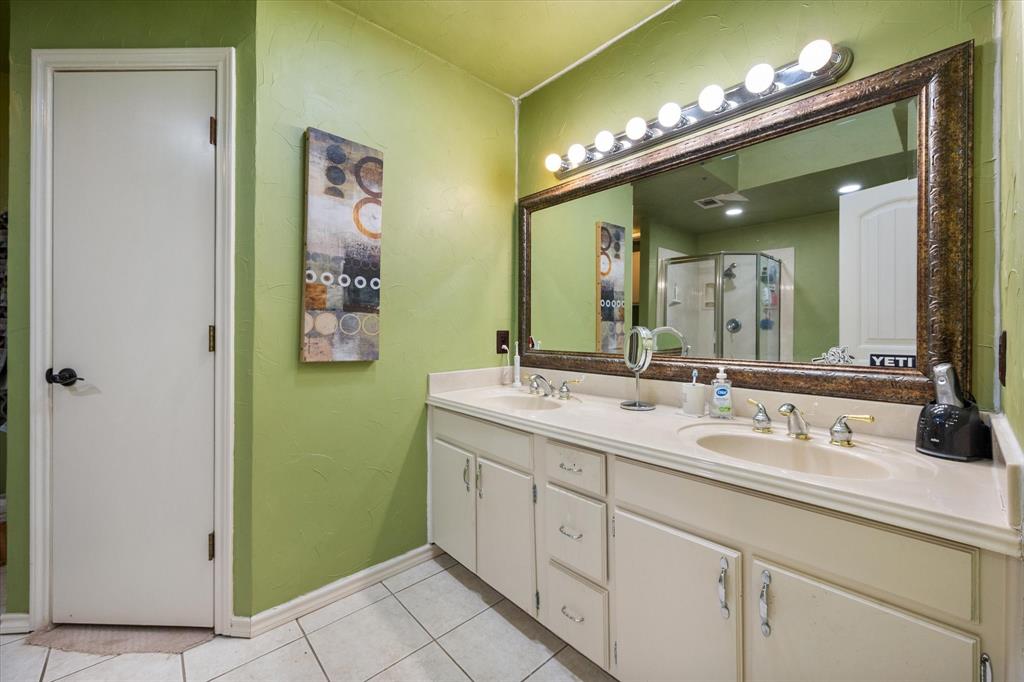 6110 Amicable Drive Property Photo 18