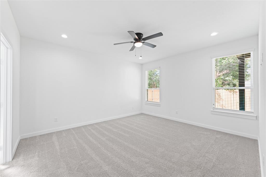 2723 Lagow Street Property Photo 13