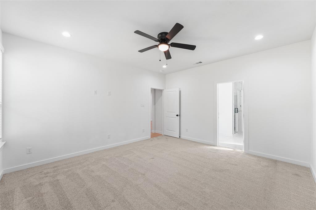 2723 Lagow Street Property Photo 14