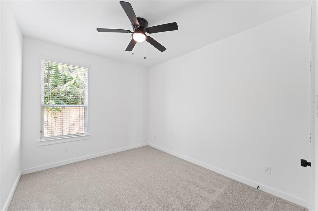 2723 Lagow Street Property Photo 22