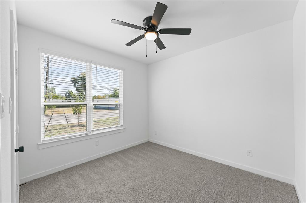2723 Lagow Street Property Photo 25
